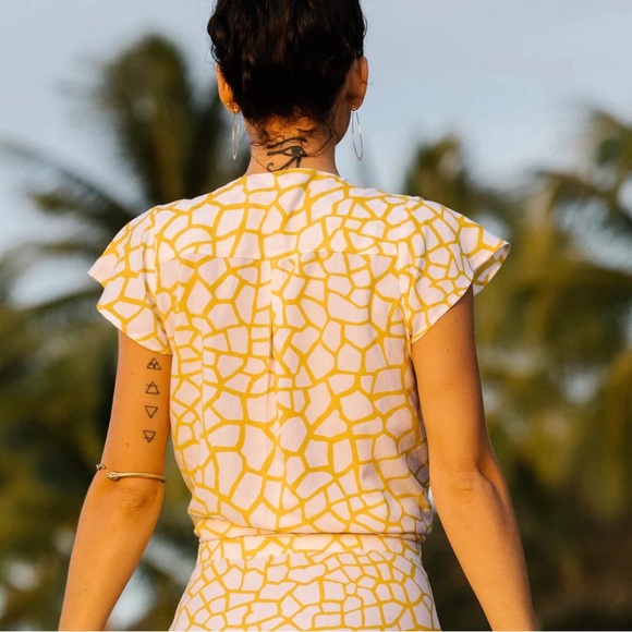 XIX PALMS Sahara Knot Top - Picture 2 of 7